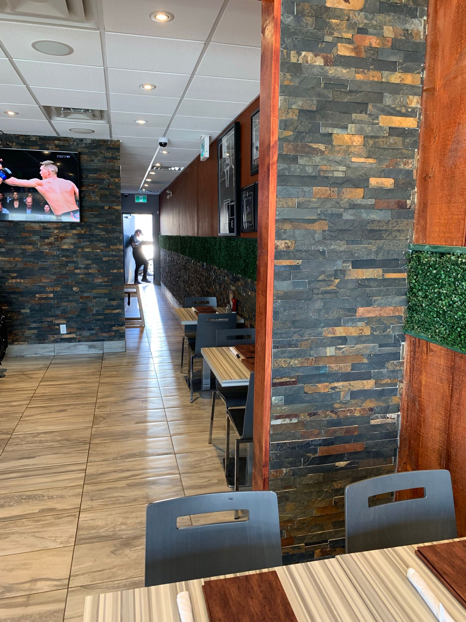 Restaurant renovation contractor project at Kansas King Chicken Ribs in Greater Toronto Area 10