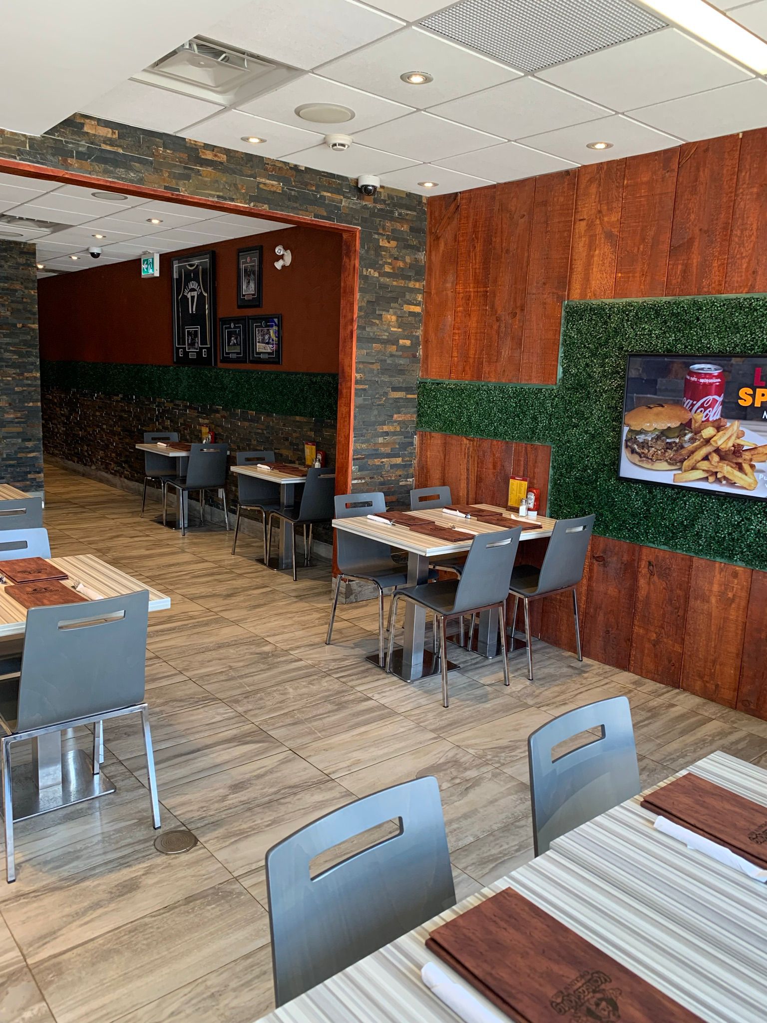 Restaurant renovation contractor project at Kansas King Chicken Ribs in Greater Toronto Area 9